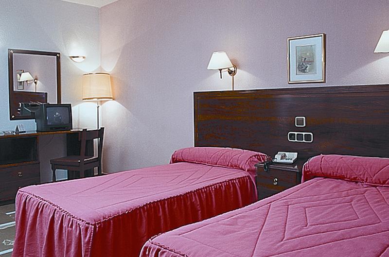 San Gabriel Hotel Granada Room photo