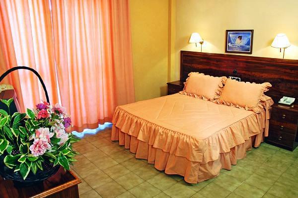 San Gabriel Hotel Granada Room photo
