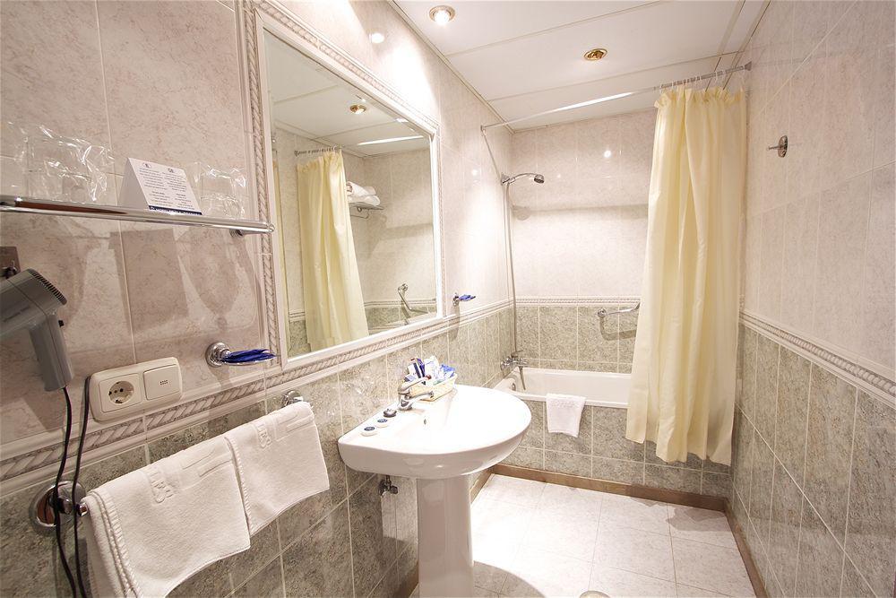 San Gabriel Hotel Granada Room photo